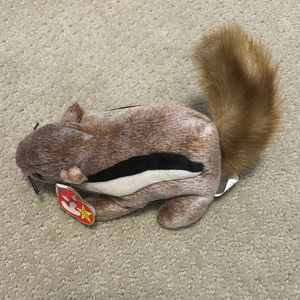 CHIPPER BEANIE BABIE TY Brown and Black Squirrel Plush Toy